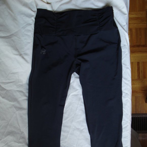 Black UA dri-fit capri leggings - Picture 3 of 7